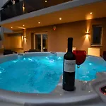 Alykes - Prv Jacuzzi Appartement *