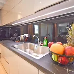 Alykes - Prv Jacuzzi Apartmán