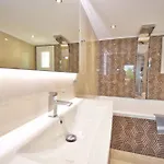 Alykes - Prv Jacuzzi Apartmán *