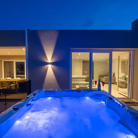 Apartman Alykes - Prv Jacuzzi *