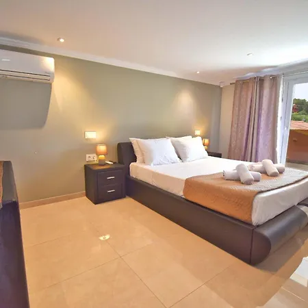 Alykes - Prv Jacuzzi Corfu (city)